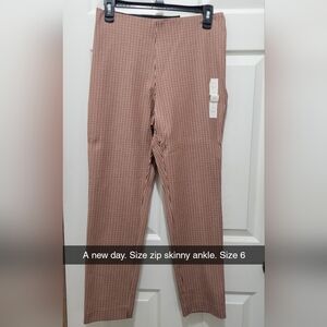 A New Day Skinny Ankle Pants Size 6